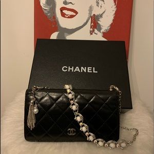 Authentic Chanel wallet or clutch
